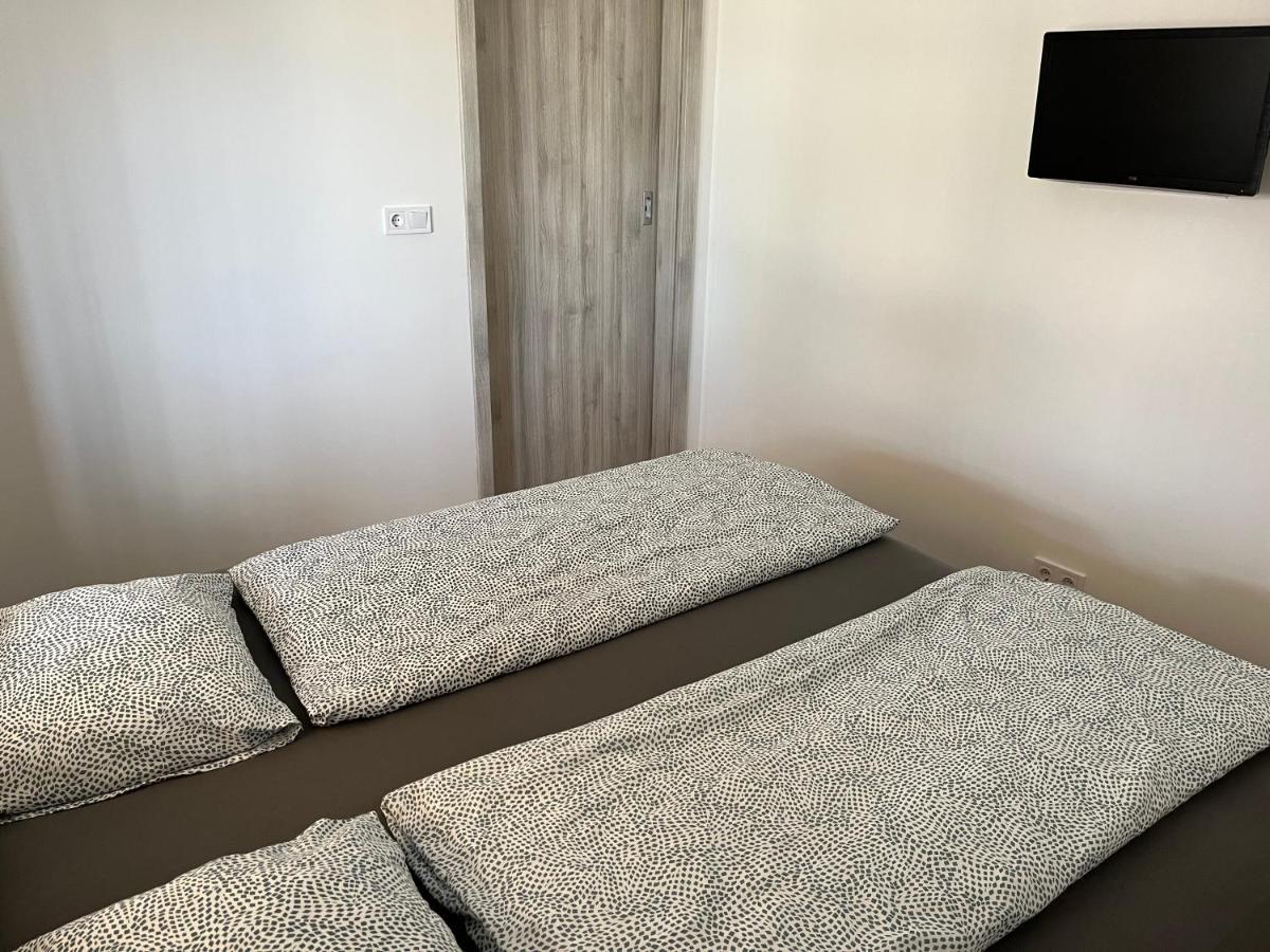 Rajczi Apartman Mohács Exteriör bild