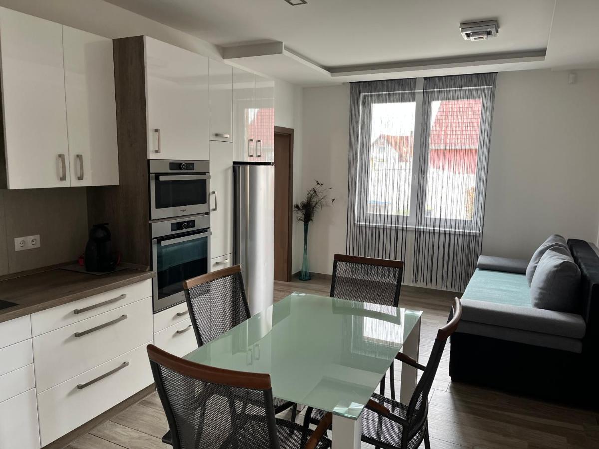 Rajczi Apartman Mohács Exteriör bild