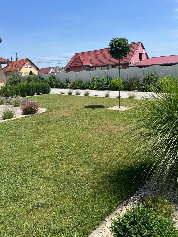 Rajczi Apartman Mohács Exteriör bild
