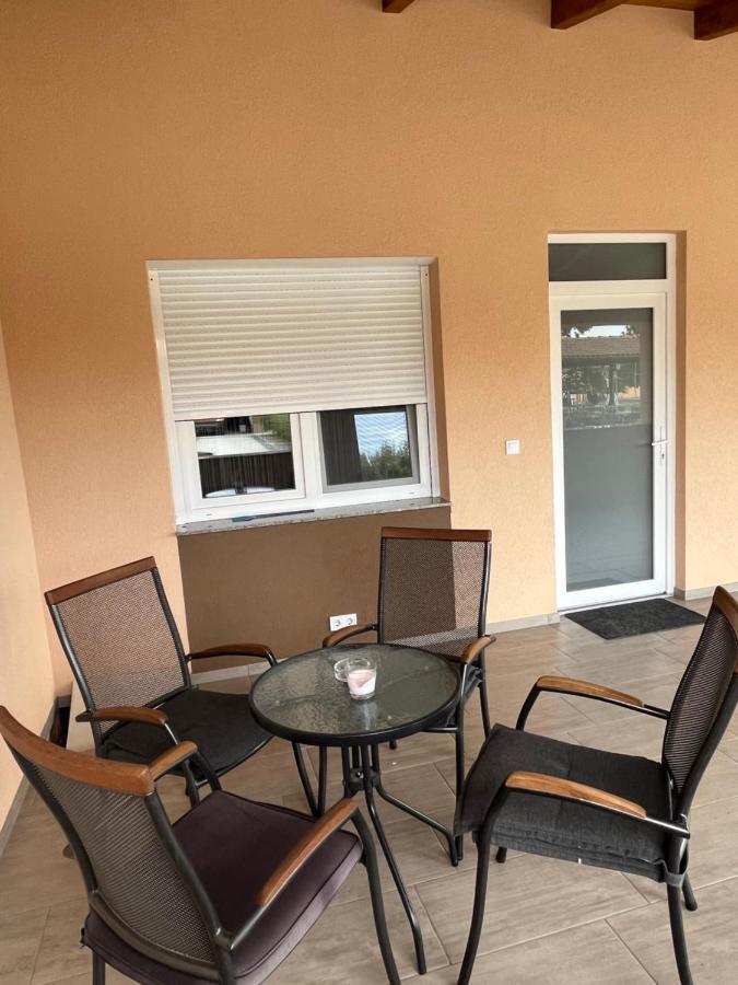 Rajczi Apartman Mohács Exteriör bild