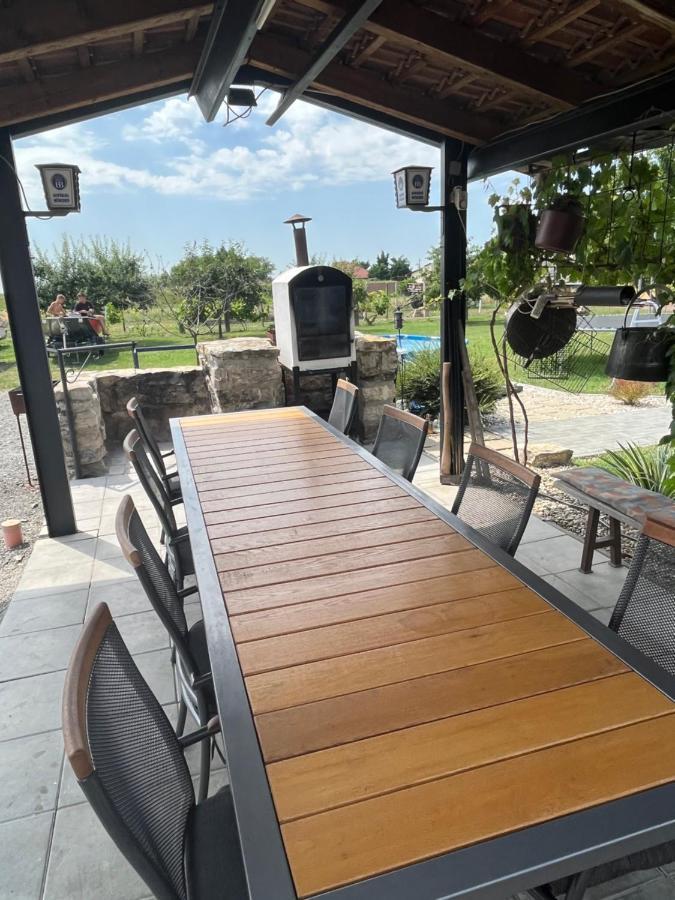Rajczi Apartman Mohács Exteriör bild